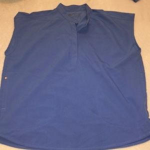 Ceil blue Figs scrub top